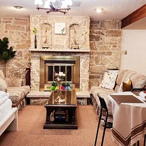  Holiday home Entire Cozy Basement Studio In South Transcona Canada